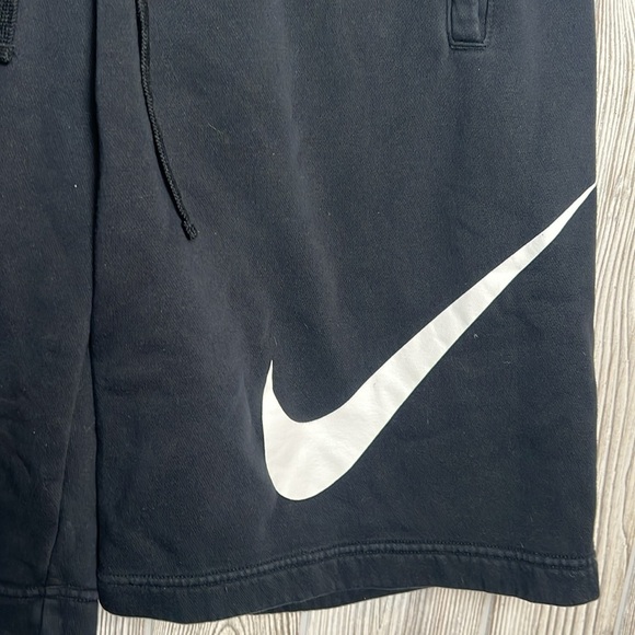 Nike Shorts Mens Large Black White Swoosh Logo Sweat Training Gym Streetwear - Picture 2 of 5